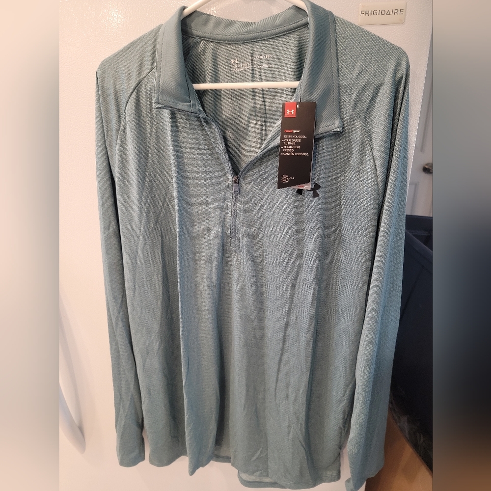Under Armour T-shirt